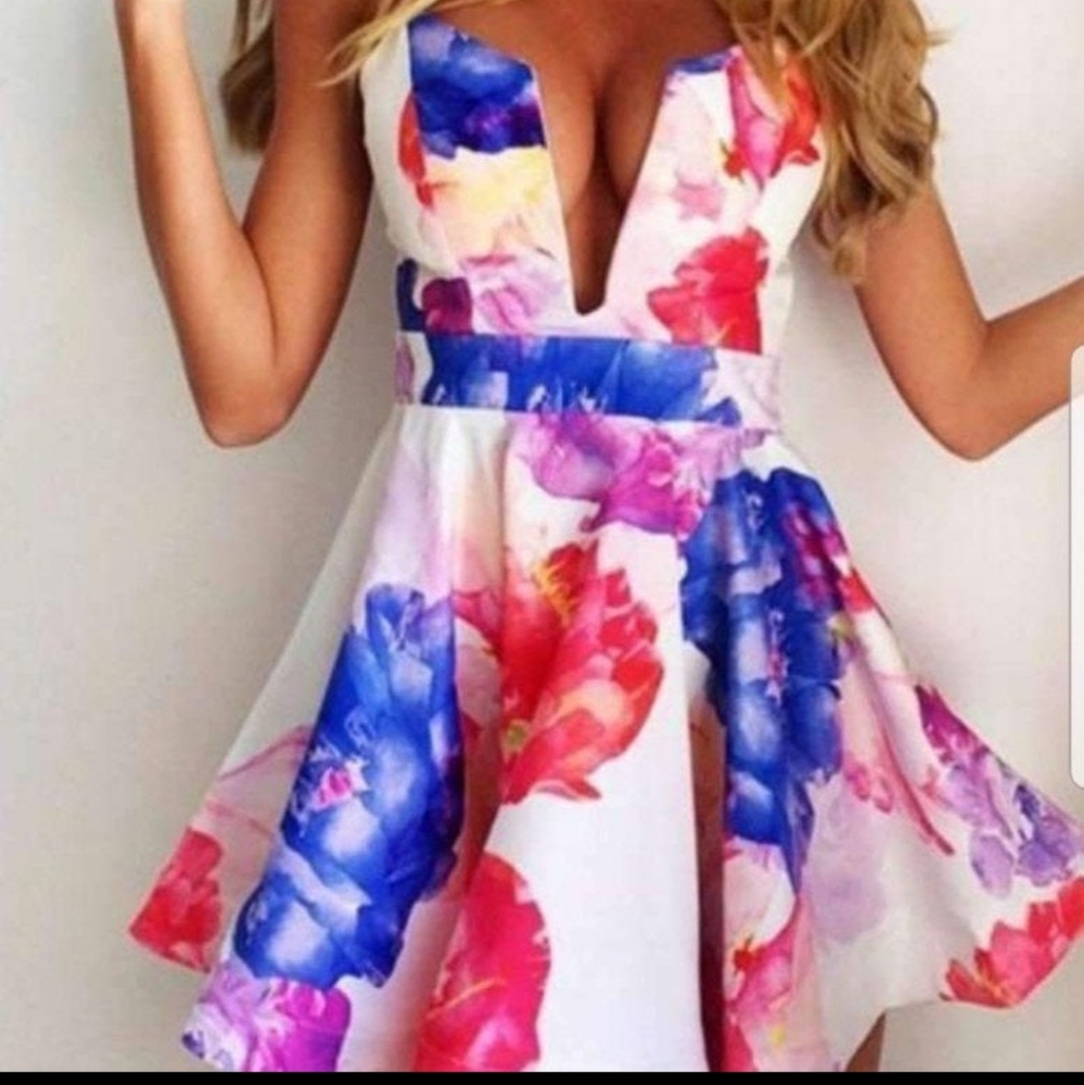 Flare floral v cut mini dress